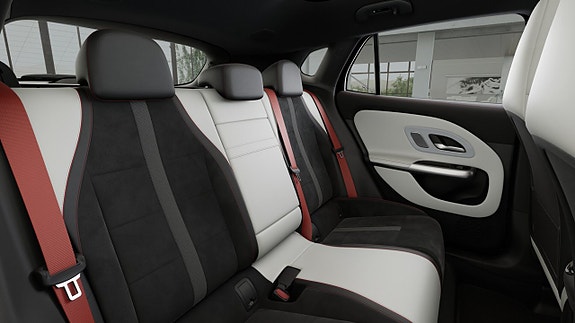 Mercedes-Benz GLA250 13 of 14