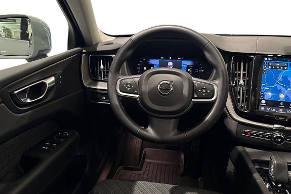 Volvo XC60 13 of 30