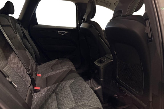 Volvo XC60 17 of 30