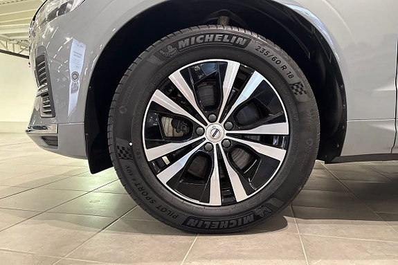 Volvo XC60 11 of 30