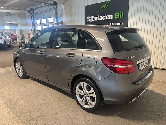 Mercedes-Benz B200 d 3 of 17