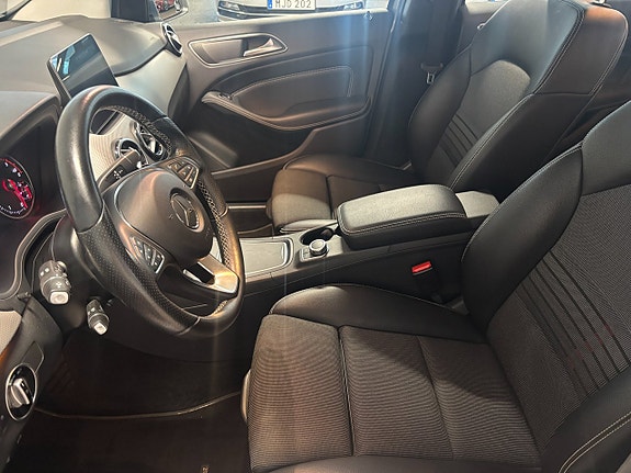 Mercedes-Benz B200 d 8 of 17