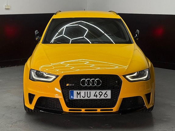 Audi RS4 2 of 16