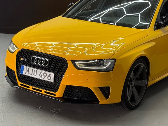 Audi RS4 4 of 16