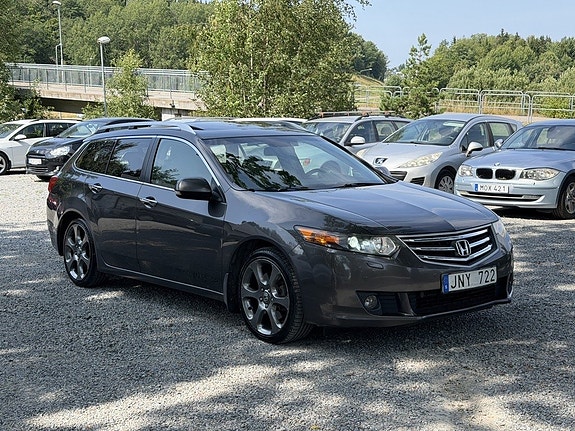 Honda Accord 2 of 26