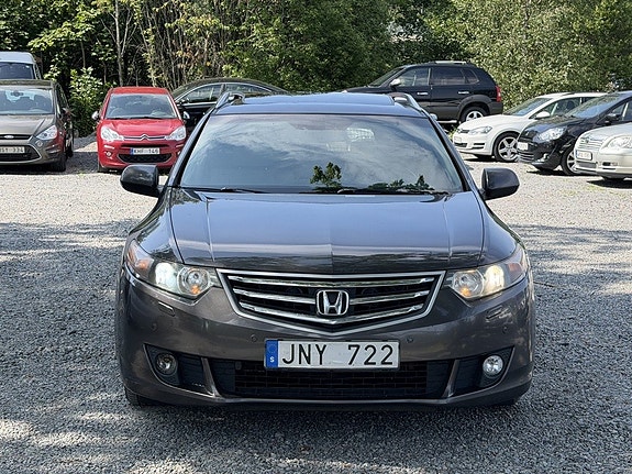 Honda Accord 7 of 26
