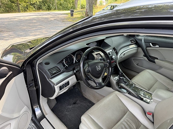 Honda Accord 13 of 26