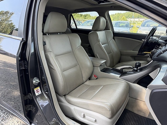 Honda Accord 16 of 26