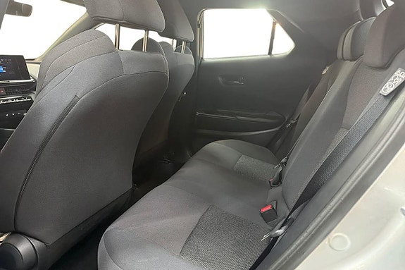 Toyota C-HR 13 of 21