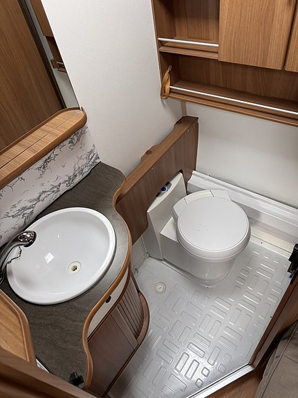 Kabe ROYAL 560 LXL 6 of 11