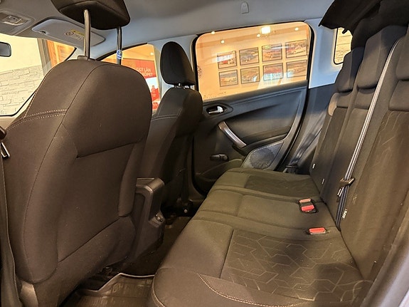 Peugeot 2008 16 of 19