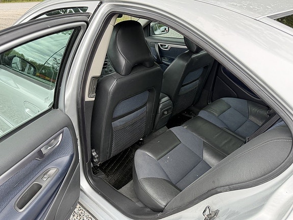 Volvo S60 15 of 20