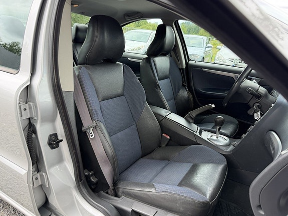 Volvo S60 13 of 20