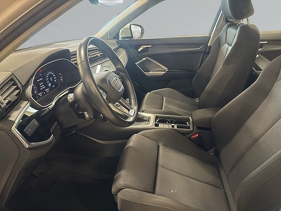 Audi Q3 6 of 9