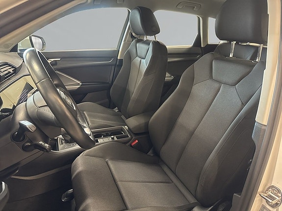 Audi Q3 8 of 9