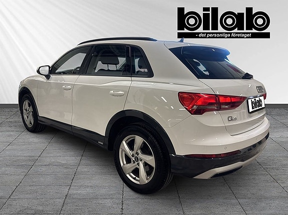 Audi Q3 3 of 9