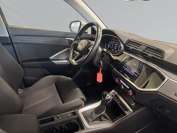 Audi Q3 7 of 9