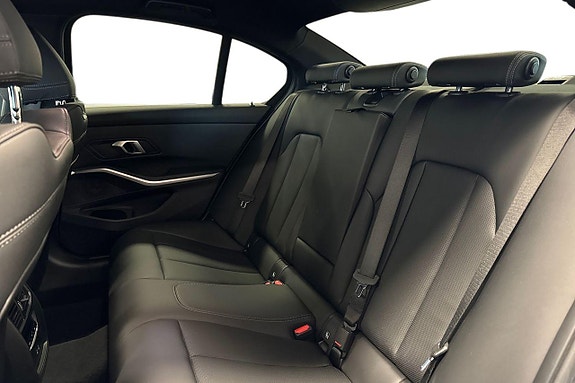 BMW 330e 11 of 18
