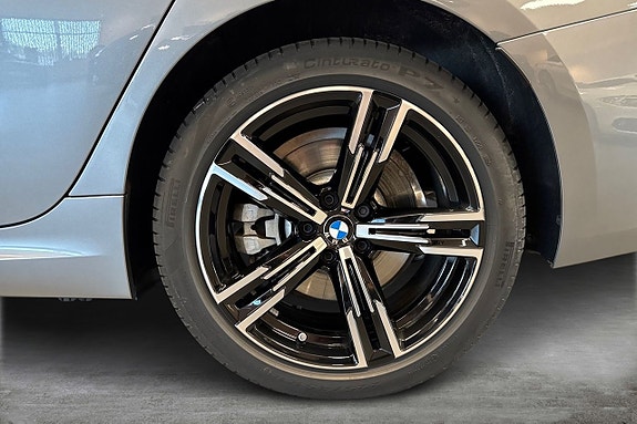 BMW 330e 14 of 18