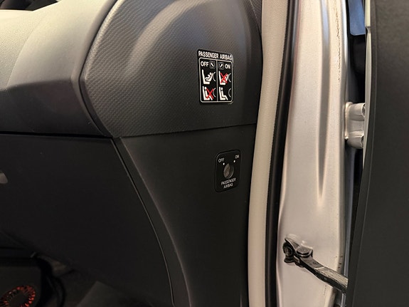 Toyota Yaris 19 of 24