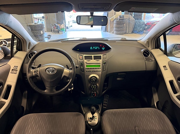 Toyota Yaris 22 of 24