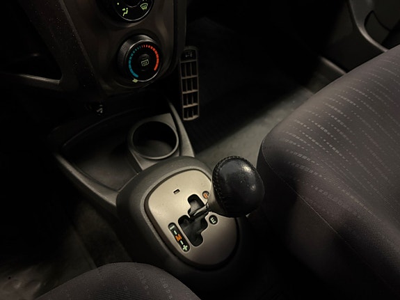 Toyota Yaris 15 of 24