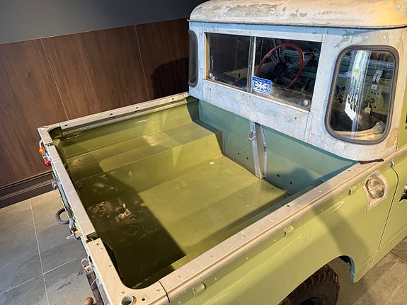 Land Rover Series 21 of 30