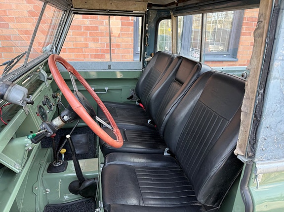 Land Rover Series 28 of 30