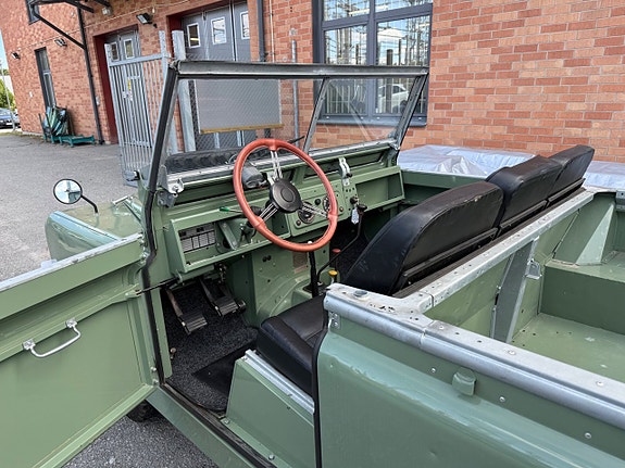Land Rover Series 22 of 30