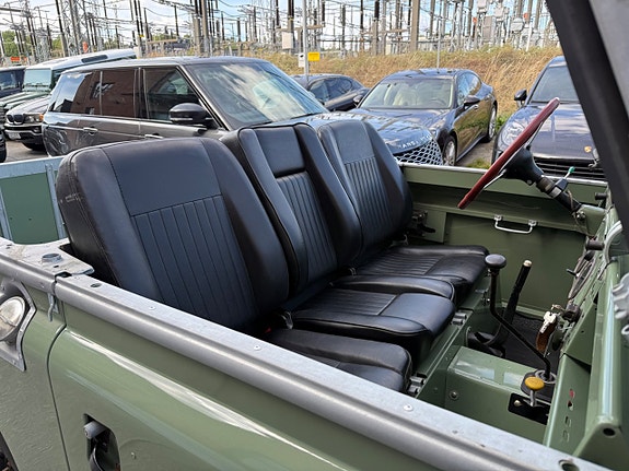 Land Rover Series 25 of 30