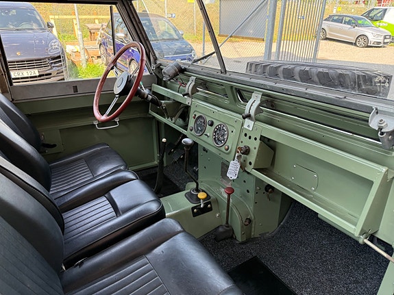 Land Rover Series 29 of 30