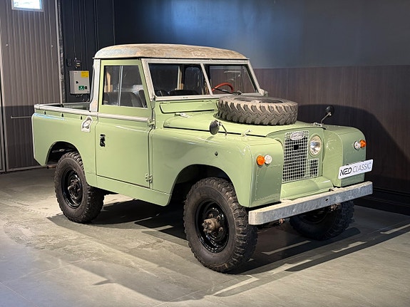 Land Rover Series 12 of 30