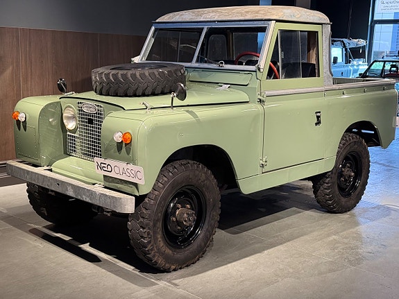 Land Rover Series 10 of 30