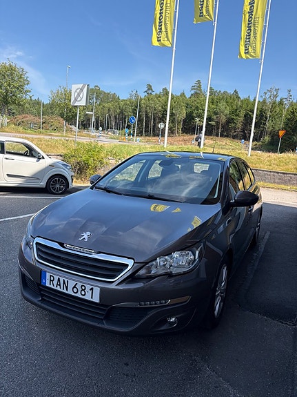 Peugeot 308 SW 5 of 8