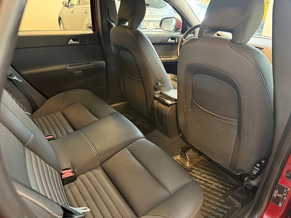 Volvo V50 7 of 16