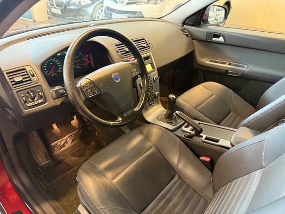 Volvo V50 5 of 16