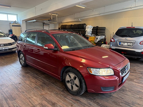 Volvo V50 4 of 16
