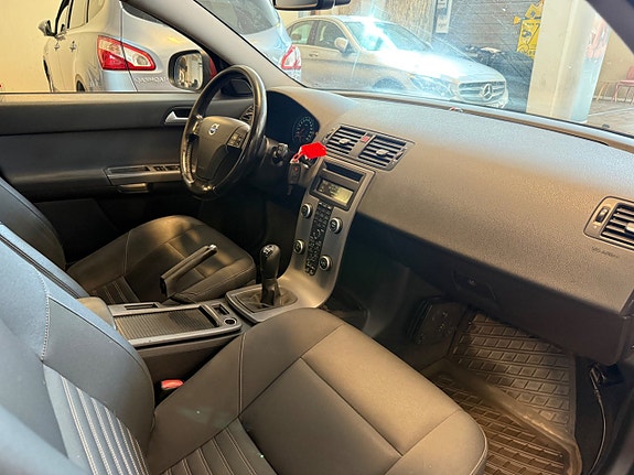 Volvo V50 8 of 16