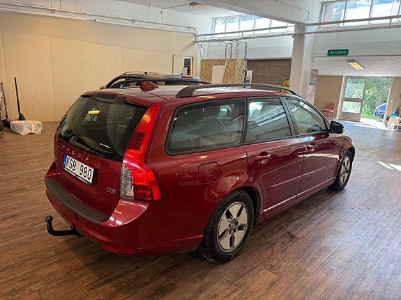 Volvo V50 3 of 16