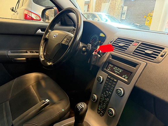 Volvo V50 9 of 16