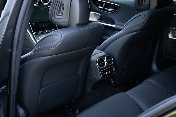 Mercedes-Benz C300 12 of 25