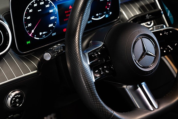 Mercedes-Benz C300 18 of 25