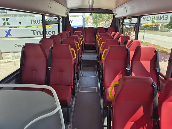 Iveco Crossway 8 of 12