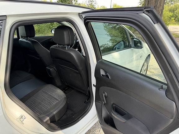 Opel Astra 13 of 21