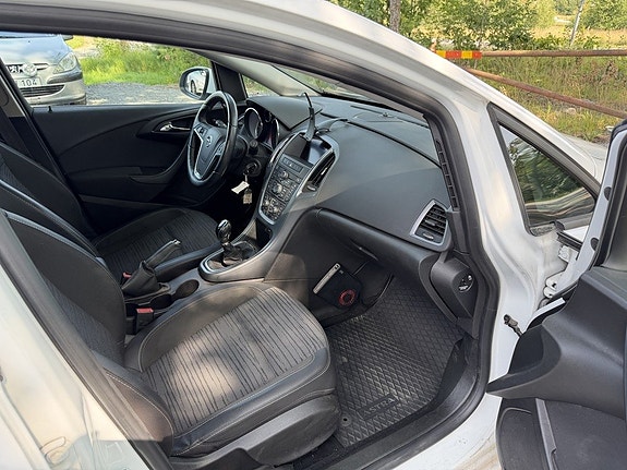 Opel Astra 10 of 21