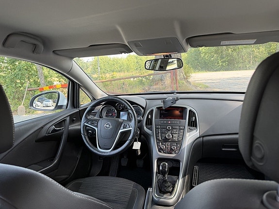 Opel Astra 8 of 21