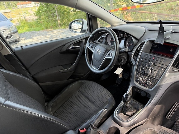 Opel Astra 9 of 21