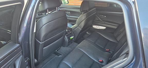 BMW 528i 6 of 7