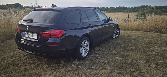 BMW 528i 4 of 7