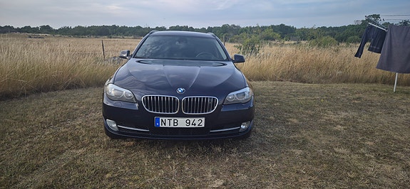 BMW 528i 2 of 7